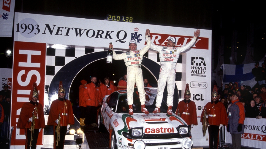 Kankkunen et Grist, champions du monde de rallye en 1993, sur leur Toyota Celica Turbo 4WD, rallye de Grande-Bretagne